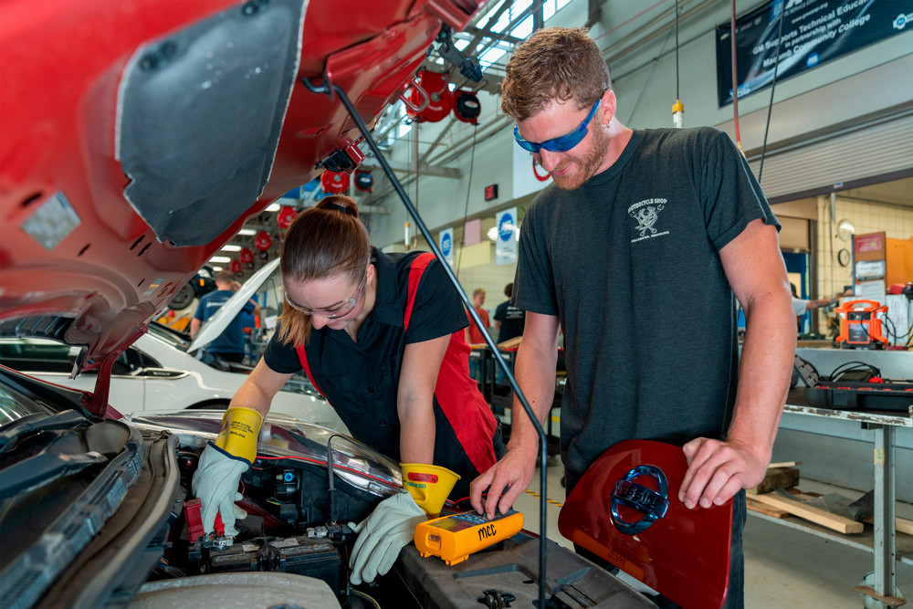 Make sure your vehicle is ready for winter with these top 10 tips from Macomb Community College faculty